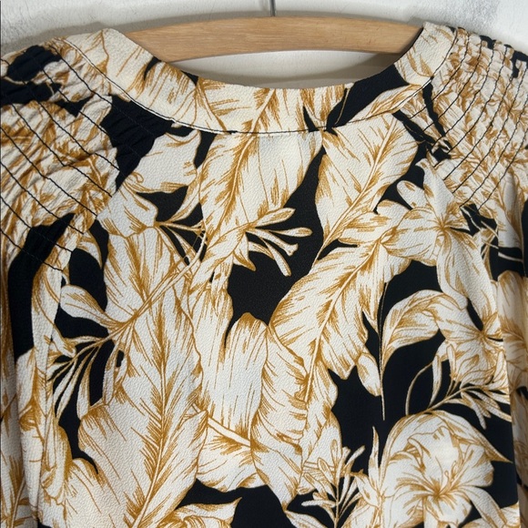 ROSE + OLIVE Black Ivory Smocked Floral Print Flutter Sleeve Blouse Size 1X - Picture 12 of 16